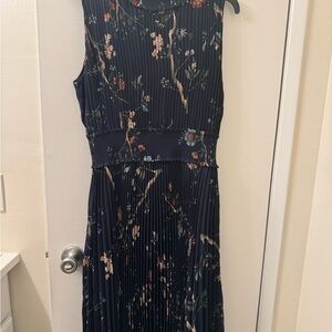 Floral Sleeveless Pleated Dress - Navy Blue